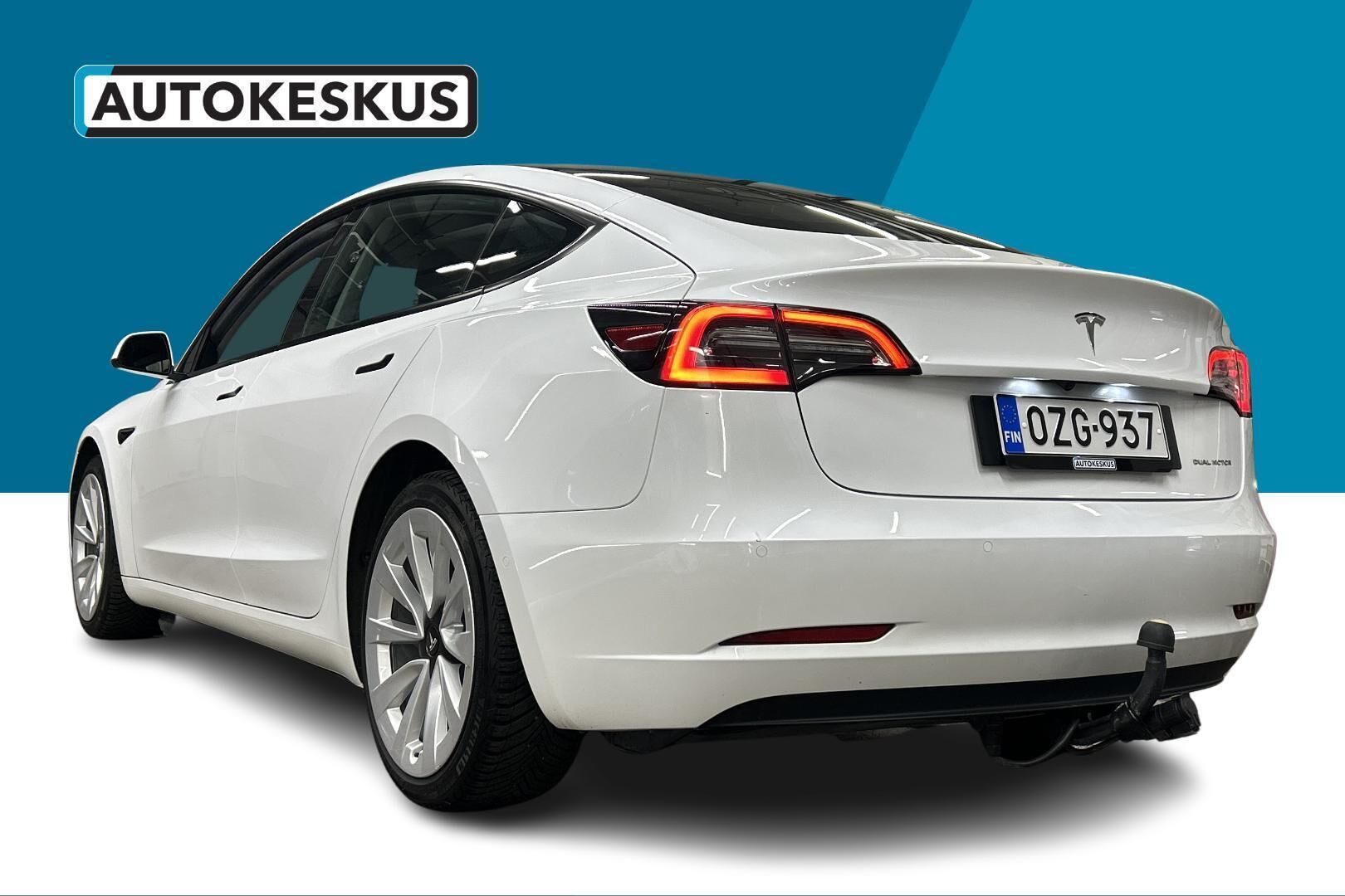 Tesla Model 3 iso kuva 7