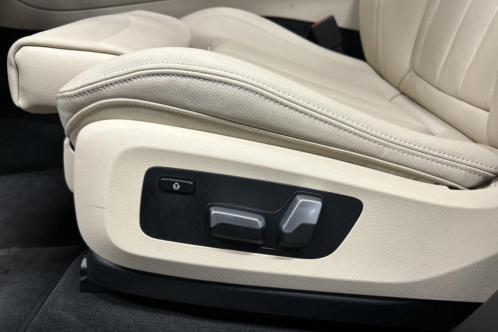 BMW X5 iso kuva 32