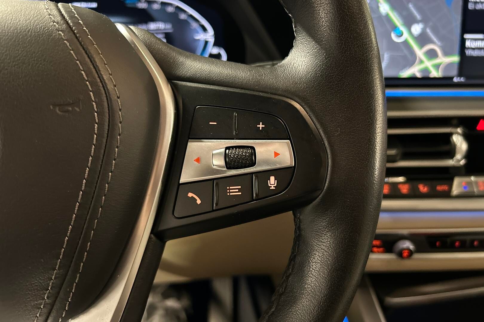 BMW X5 iso kuva 14