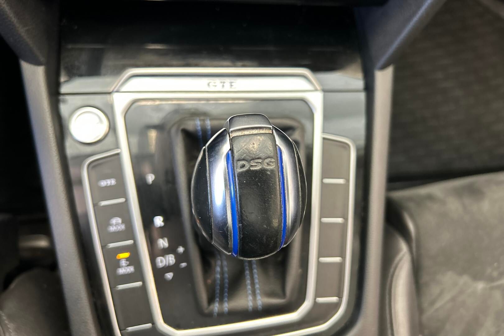 Volkswagen Passat iso kuva 19