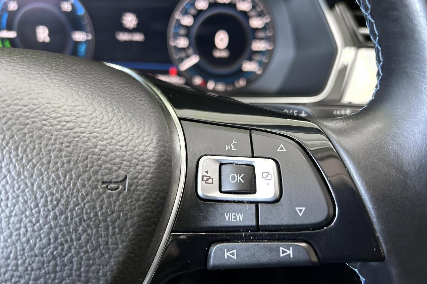 Volkswagen Passat iso kuva 21