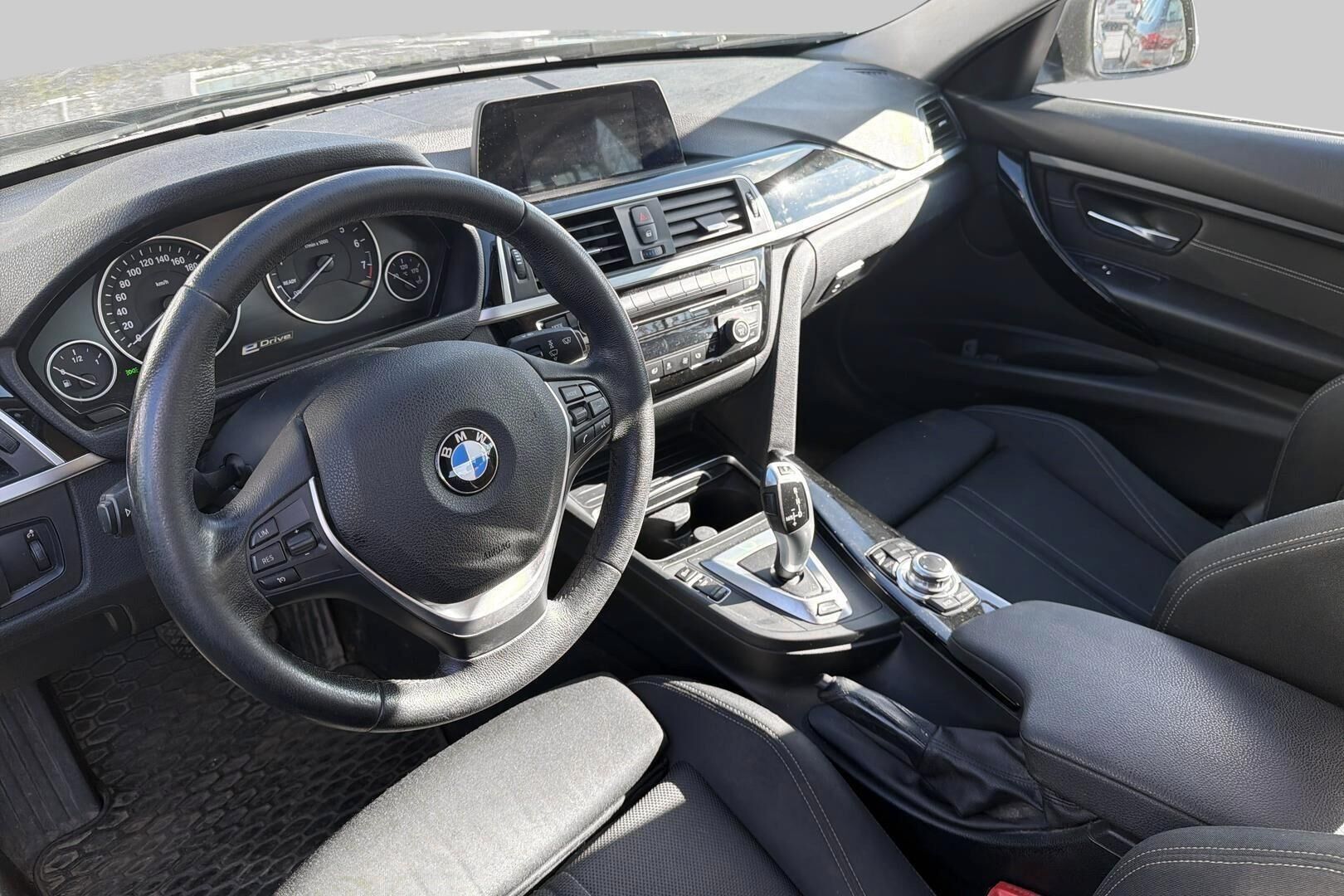 BMW 3-sarja iso kuva 2