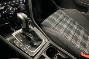 Volkswagen Golf esikatselu 16