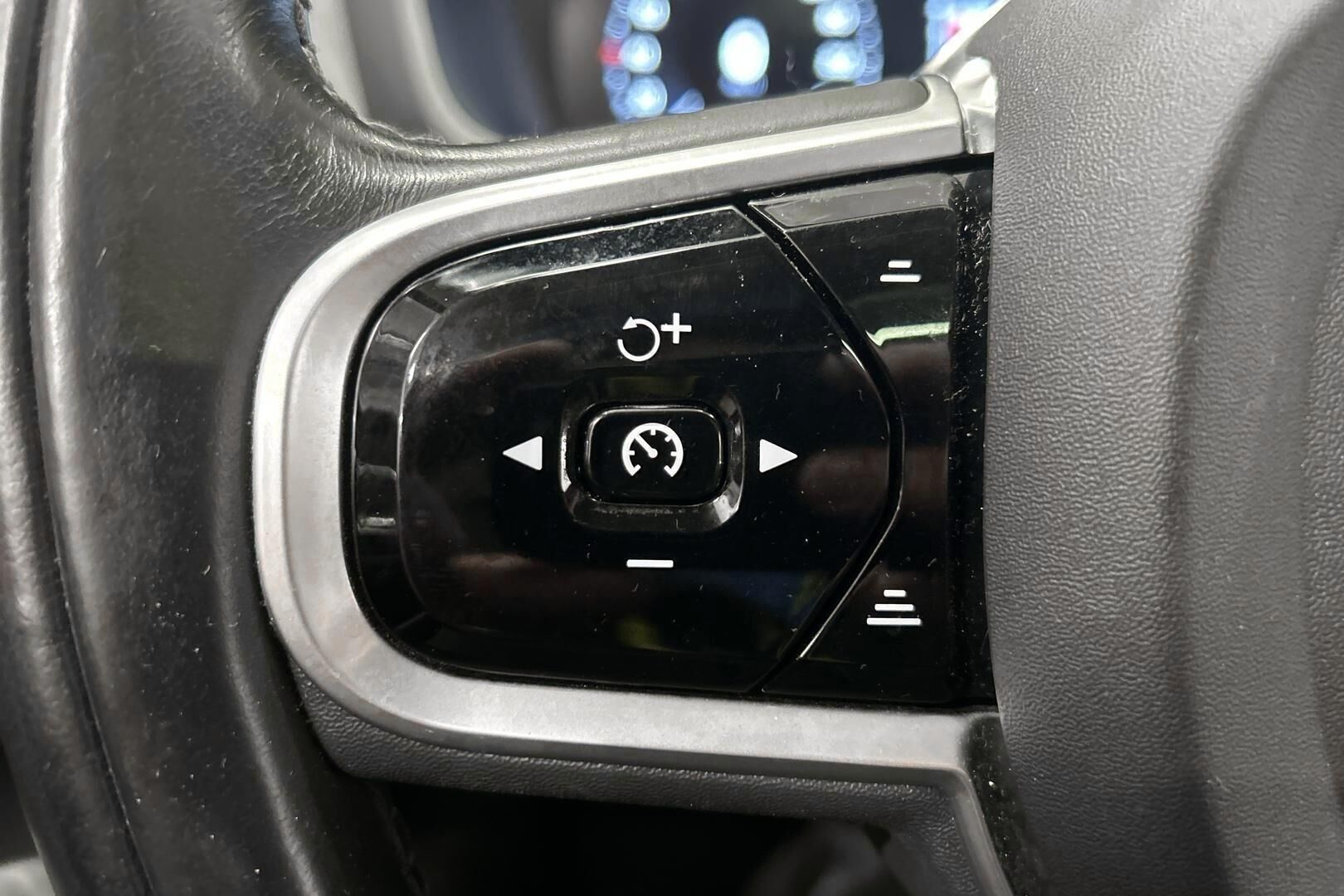 Volvo V60 iso kuva 22