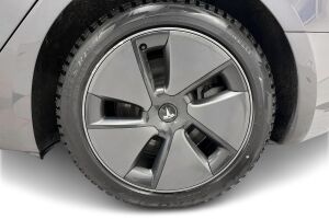 Tesla Model 3 esikatselu 18