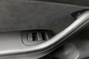 Tesla Model 3 esikatselu 11