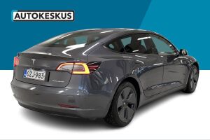 Tesla Model 3 esikatselu 15