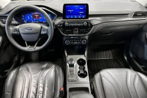 Ford Kuga esikatselu 10