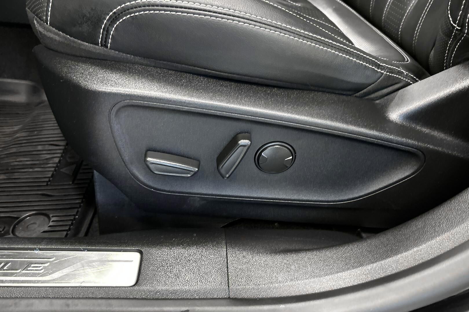 Ford Kuga iso kuva 27