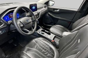 Ford Kuga esikatselu 8