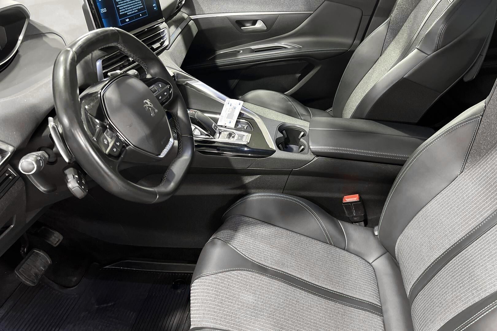 Peugeot 5008 iso kuva 20