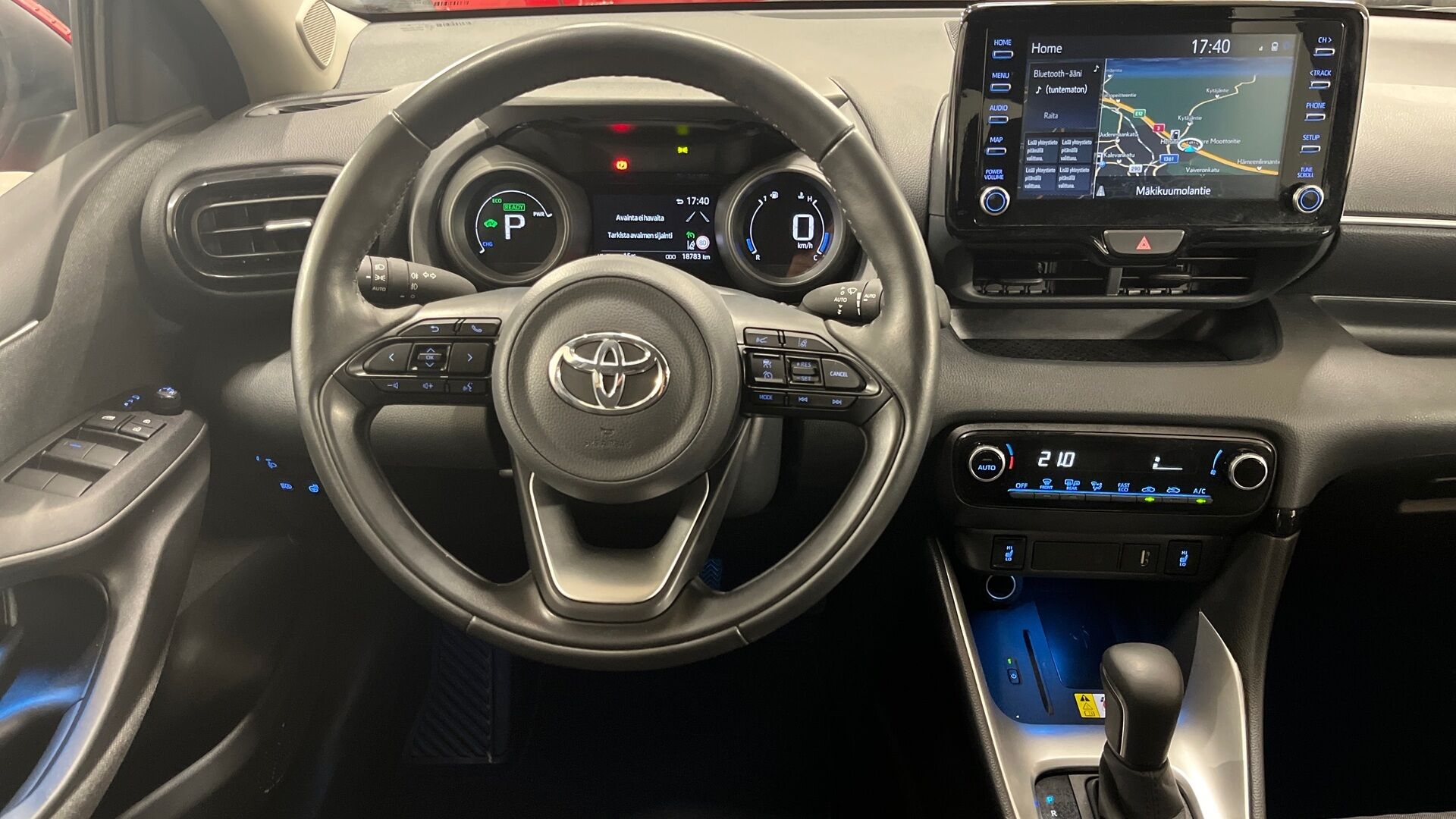 Toyota Yaris iso kuva 10