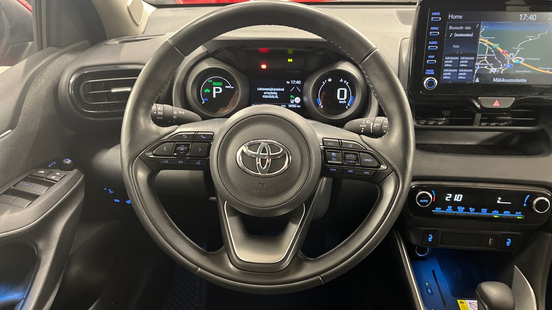 Toyota Yaris iso kuva 11