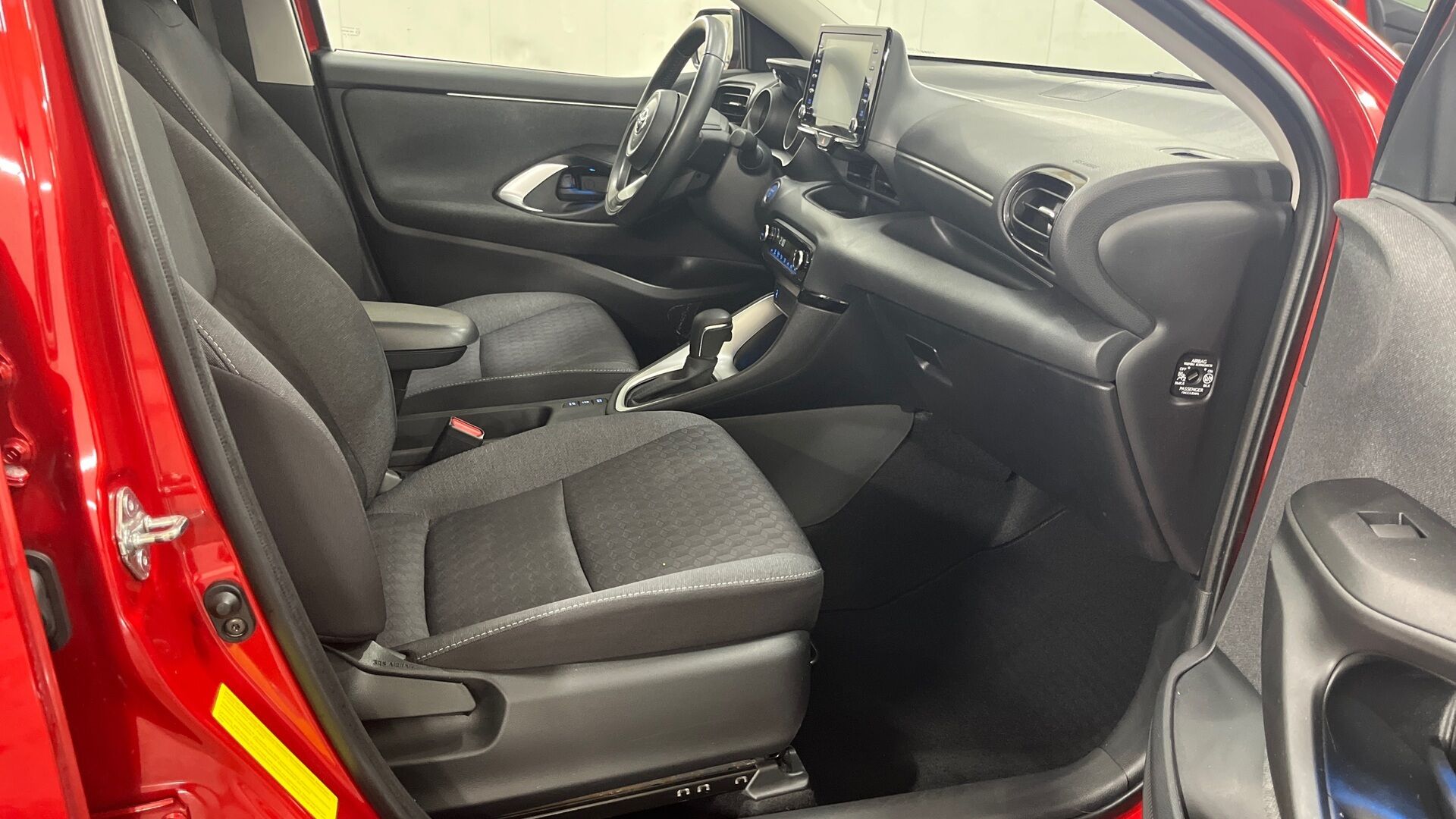 Toyota Yaris iso kuva 16