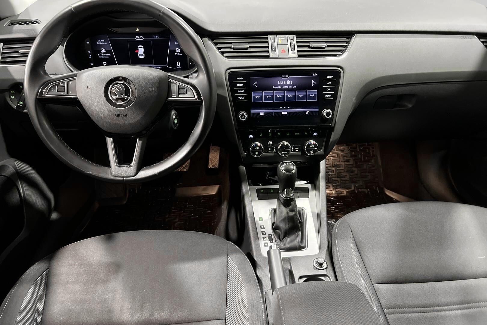 Skoda Octavia iso kuva 10