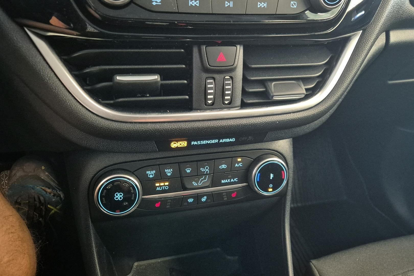 Ford Fiesta iso kuva 16