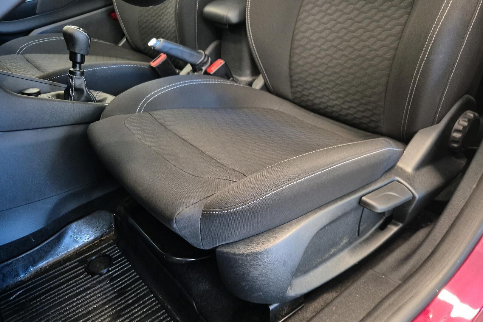 Ford Fiesta iso kuva 22