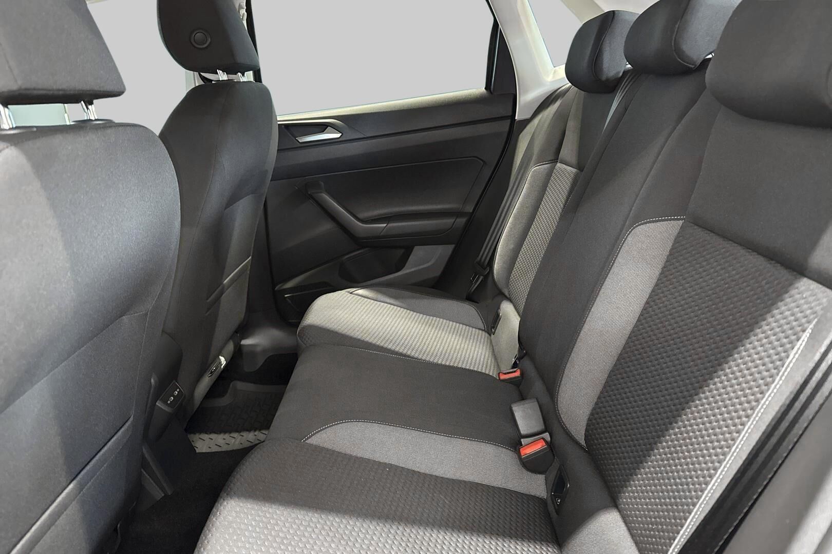 Volkswagen Polo iso kuva 10