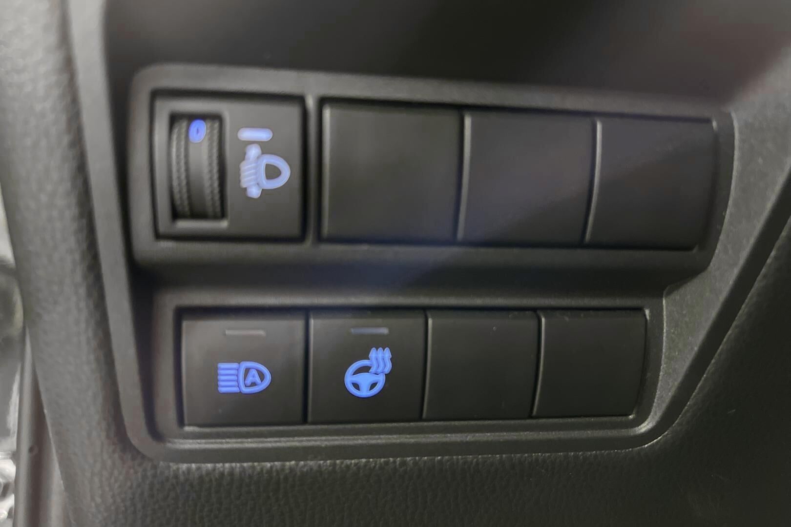 Toyota Yaris iso kuva 14