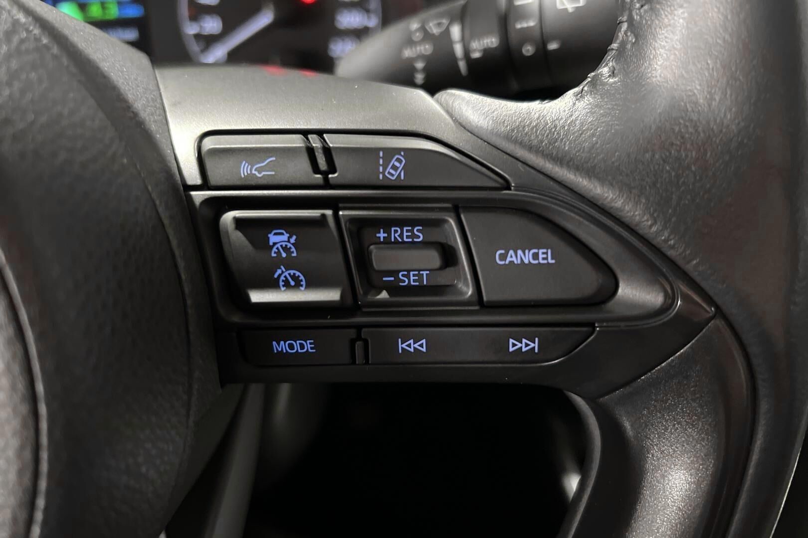 Toyota Yaris iso kuva 17