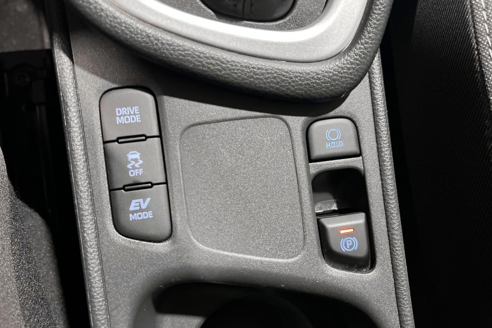 Toyota Yaris iso kuva 19