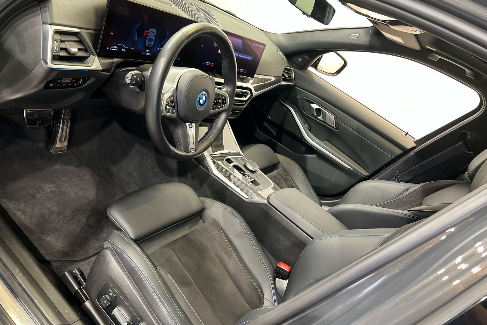 BMW 3-SARJA iso kuva 7