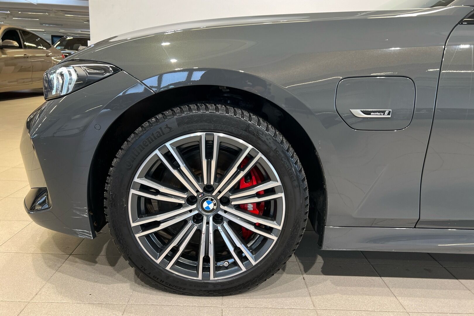 BMW 3-SARJA iso kuva 5