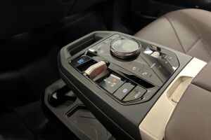 BMW iX esikatselu 12