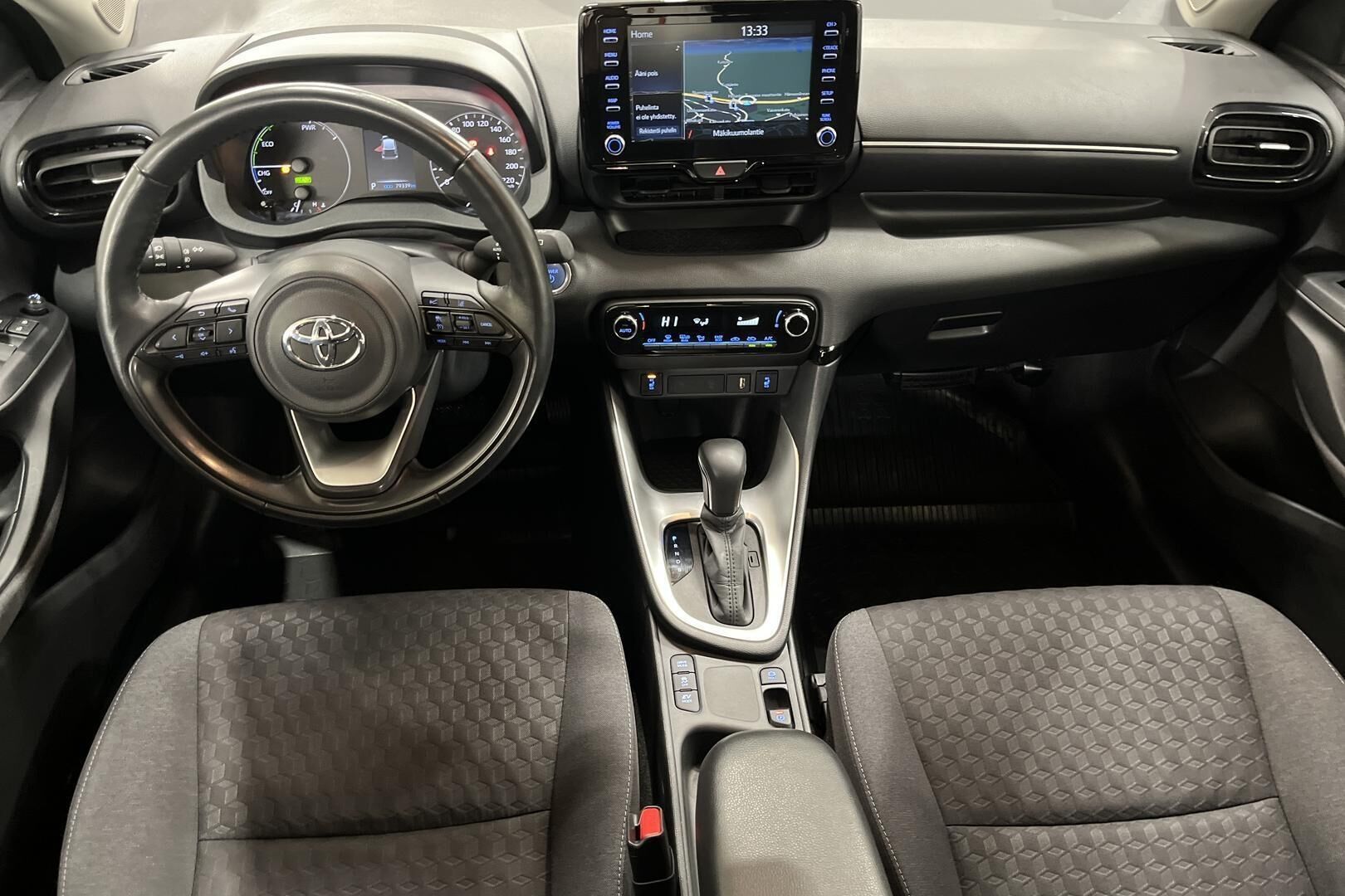 Toyota Yaris iso kuva 10