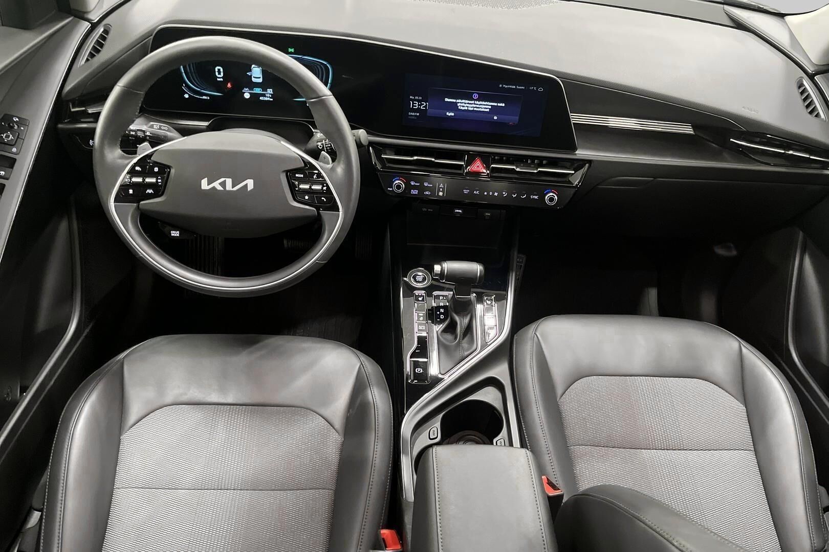 Kia Niro iso kuva 10