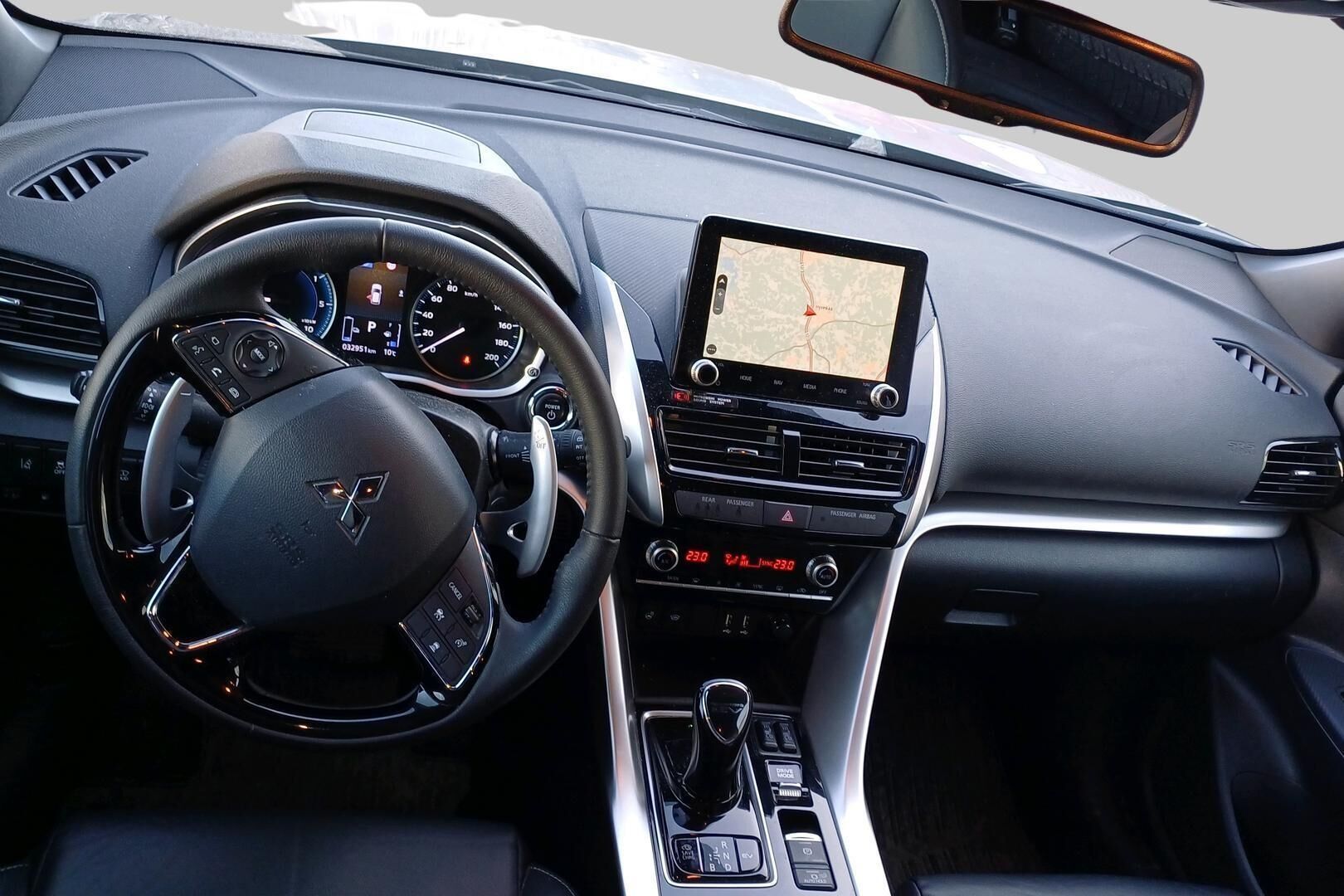 Mitsubishi Eclipse Cross iso kuva 2