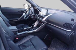 Mitsubishi Eclipse Cross esikatselu 4