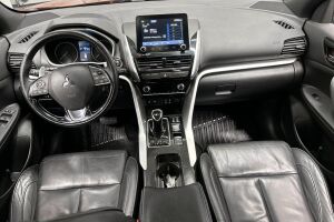 Mitsubishi Eclipse Cross esikatselu 10