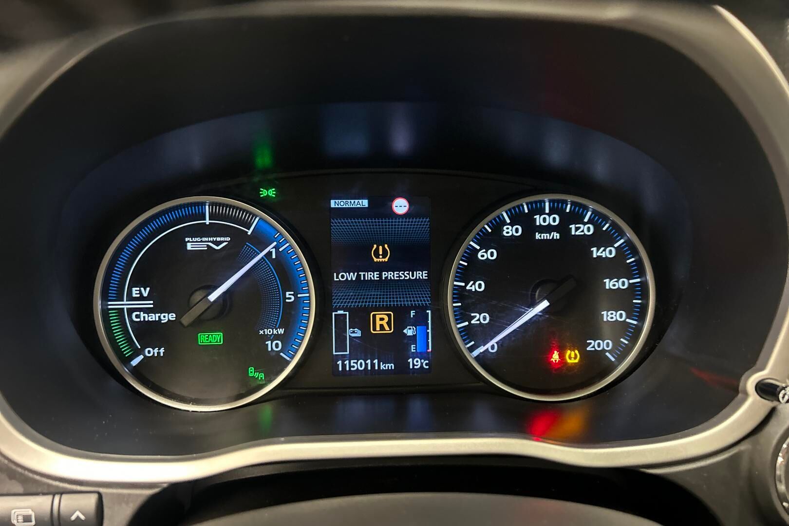 Mitsubishi Eclipse Cross iso kuva 13