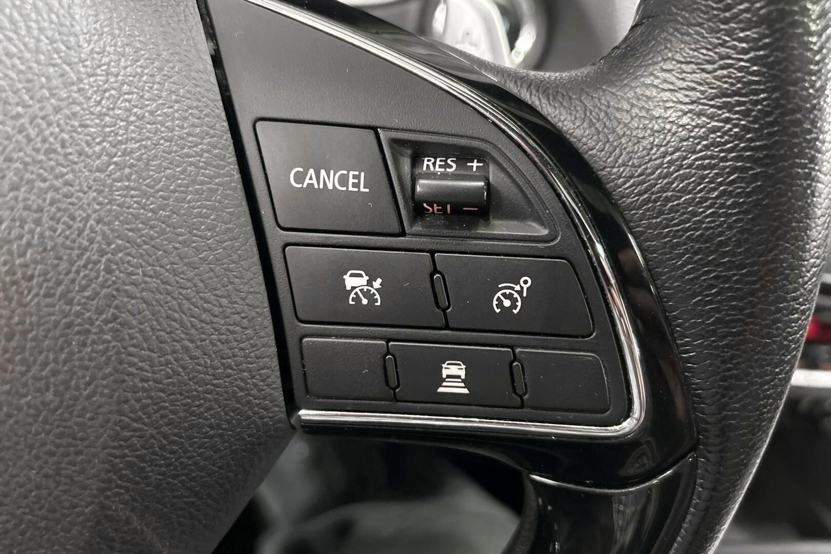 Mitsubishi Eclipse Cross iso kuva 16