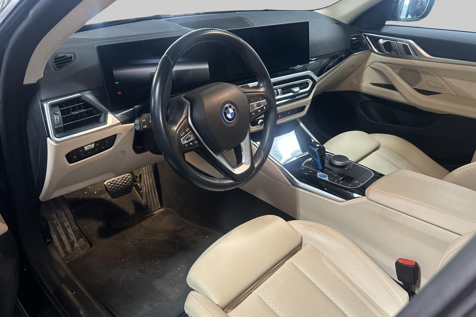 BMW i4 iso kuva 1
