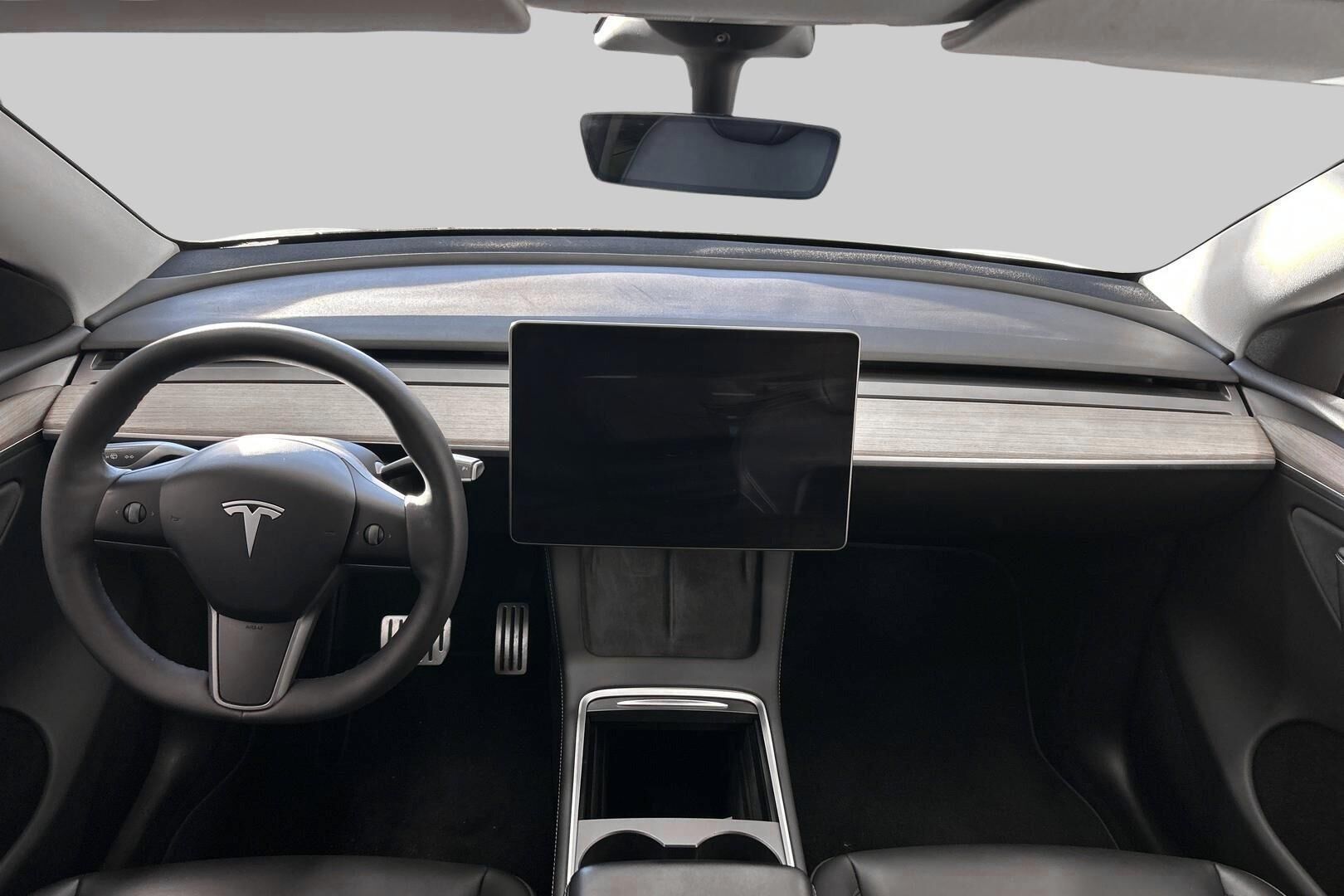 Tesla Model Y iso kuva 11