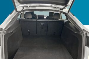 Tesla Model Y esikatselu 11