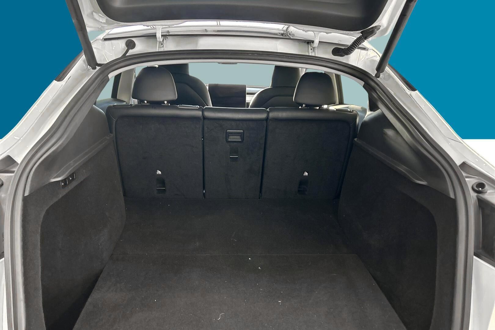 Tesla Model Y iso kuva 13