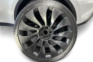 Tesla Model Y esikatselu 13