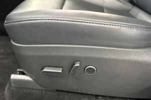 Tesla Model Y esikatselu 13