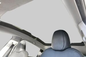 Tesla Model Y esikatselu 16