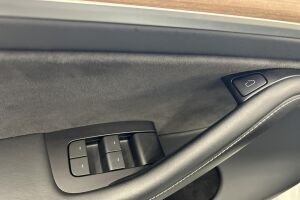 Tesla Model Y esikatselu 16