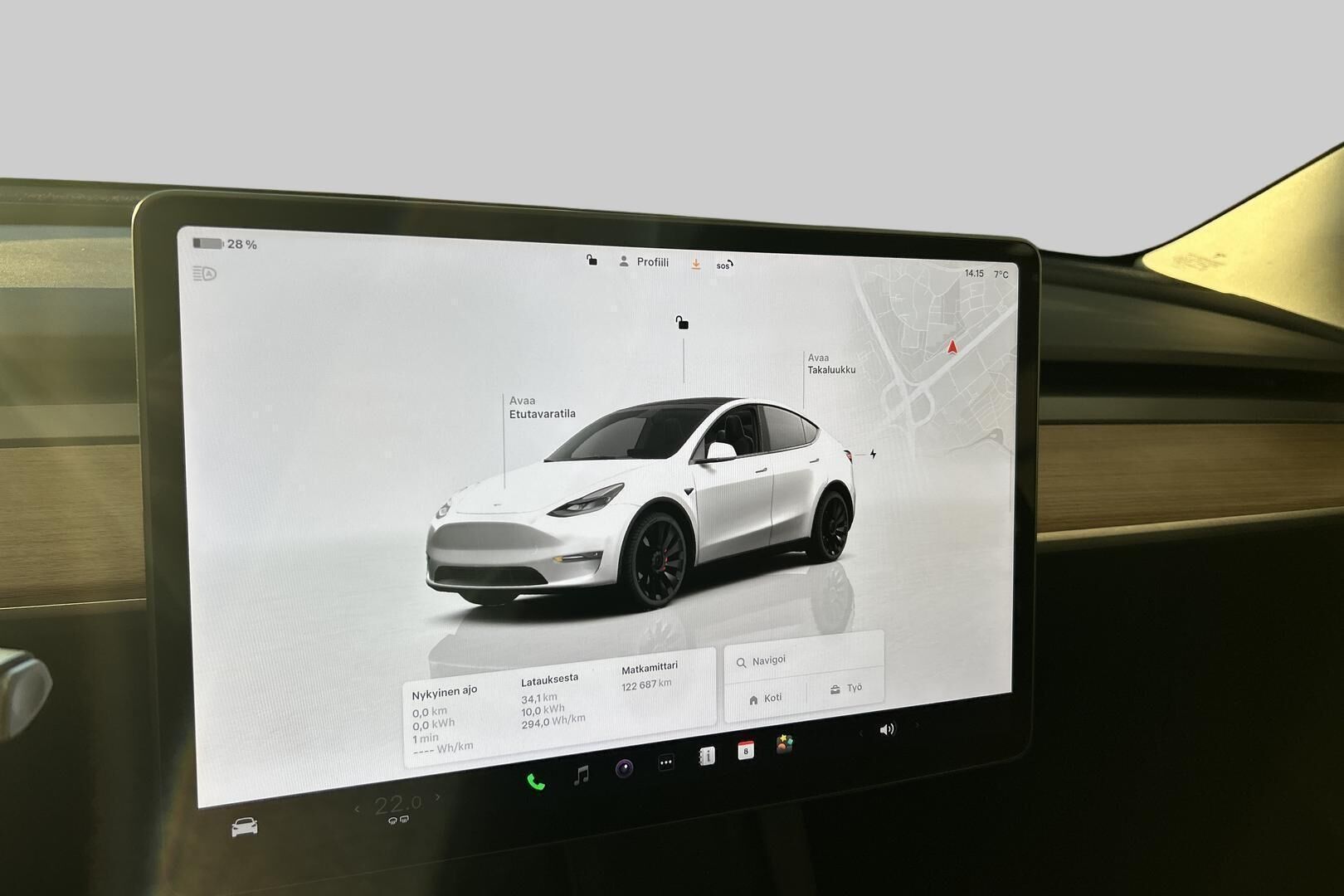 Tesla Model Y iso kuva 17