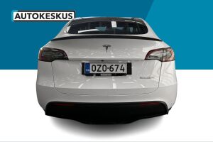 Tesla Model Y esikatselu 5