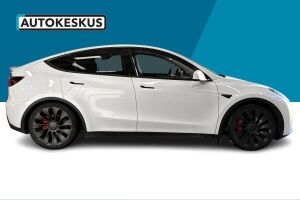 Tesla Model Y esikatselu 5
