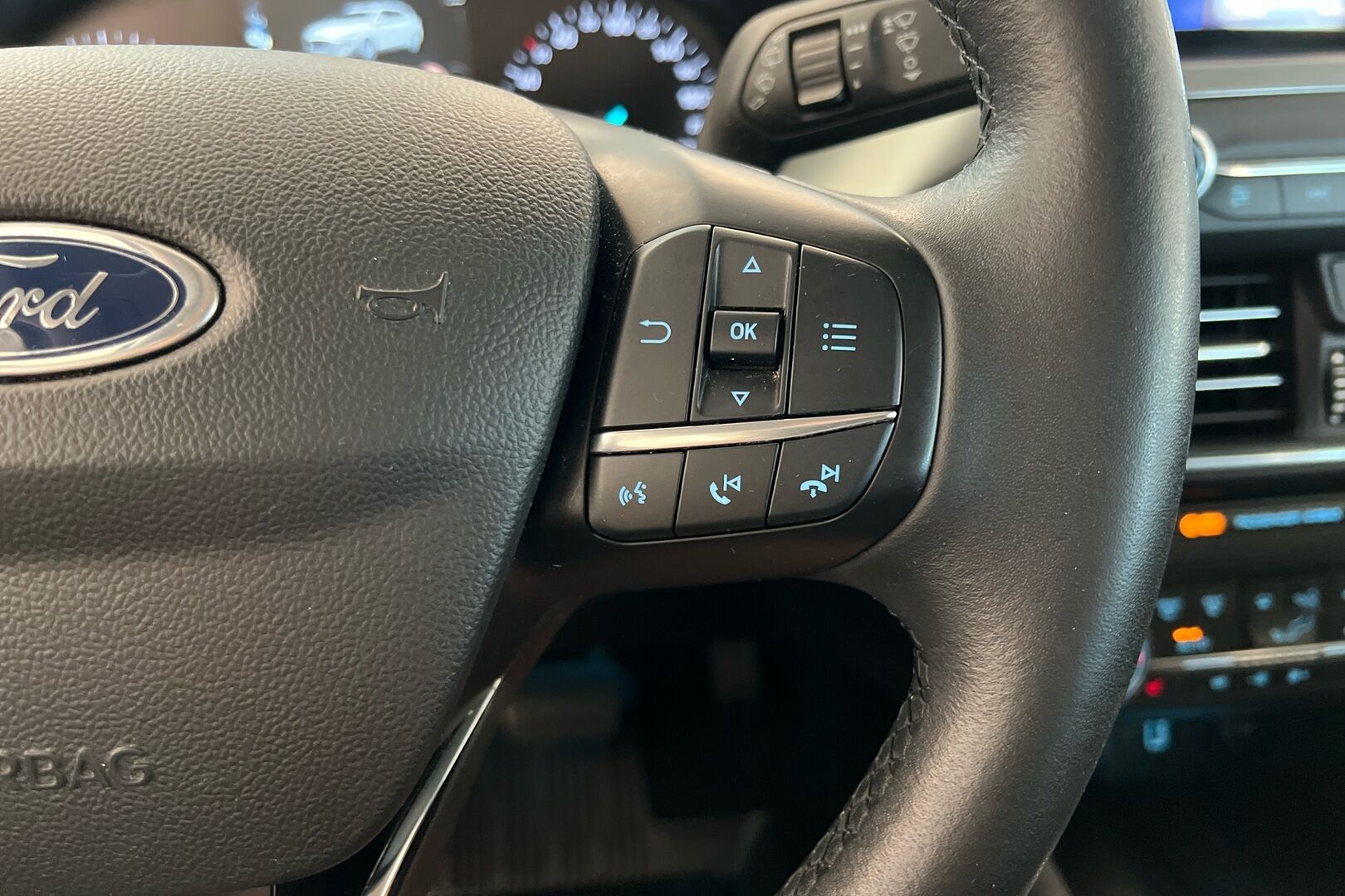 Ford Focus iso kuva 16