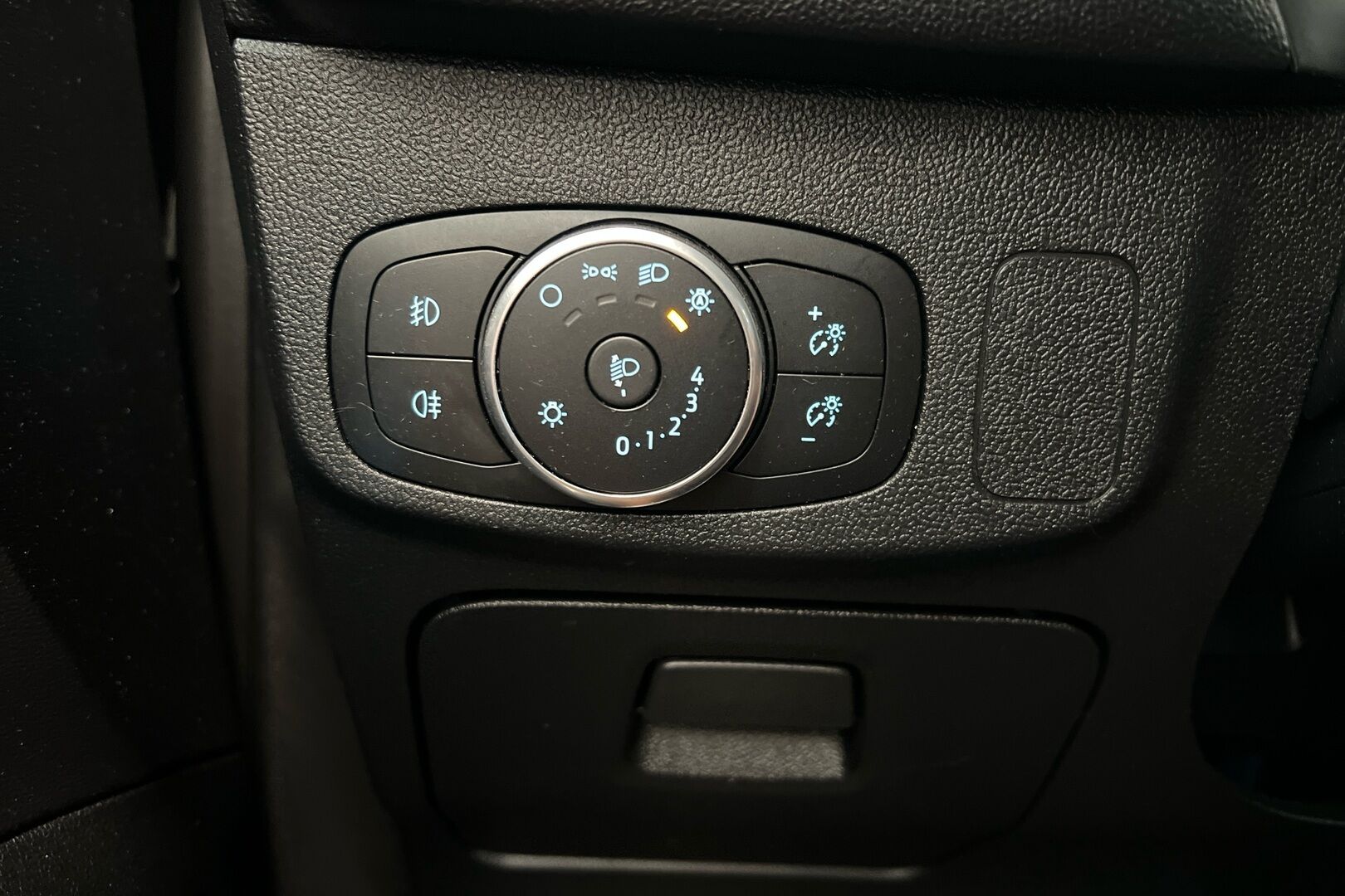 Ford Focus iso kuva 17