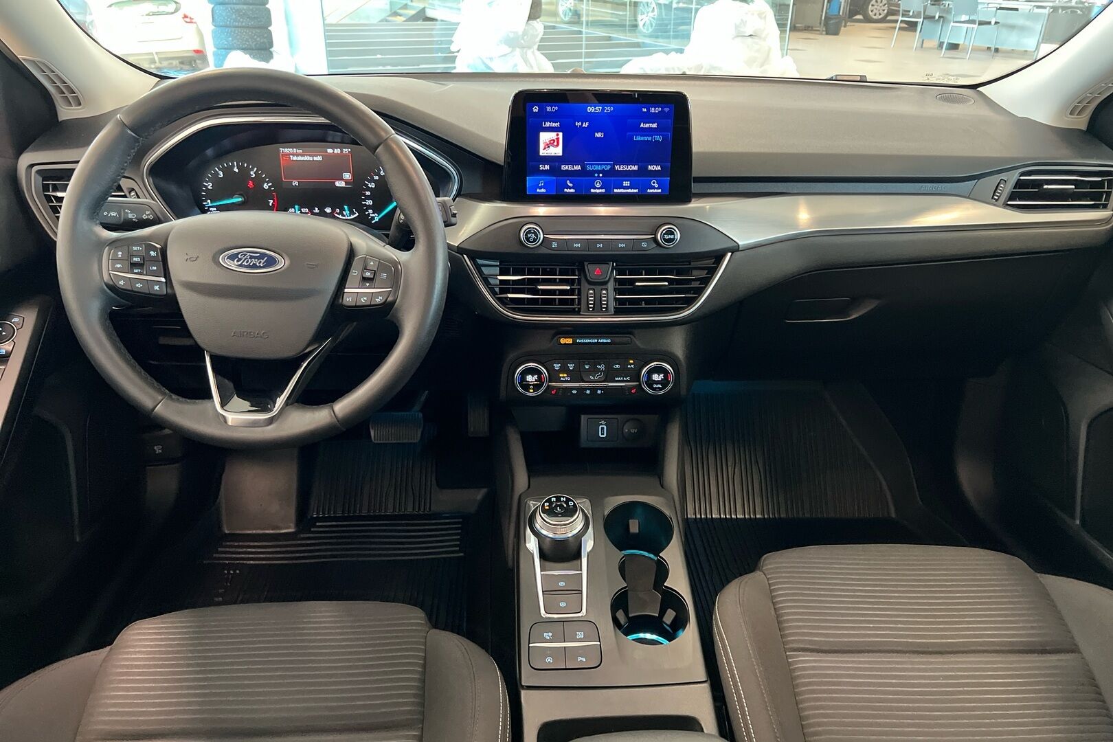 Ford Focus iso kuva 19