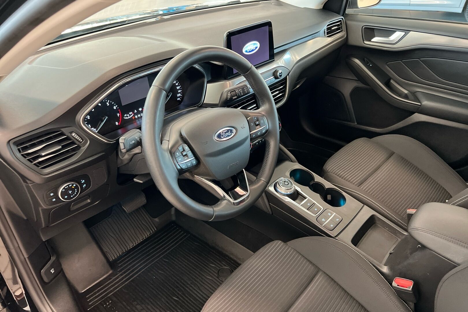 Ford Focus iso kuva 7